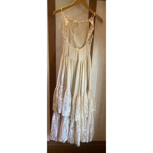 Mia Joy Catrin maxidress, cream, bridal party, photoshoot, cottagecore, lace - Picture 2 of 9